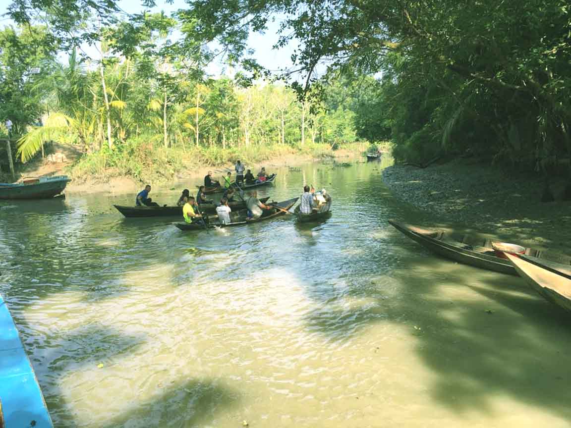 floating market tour in Barisal