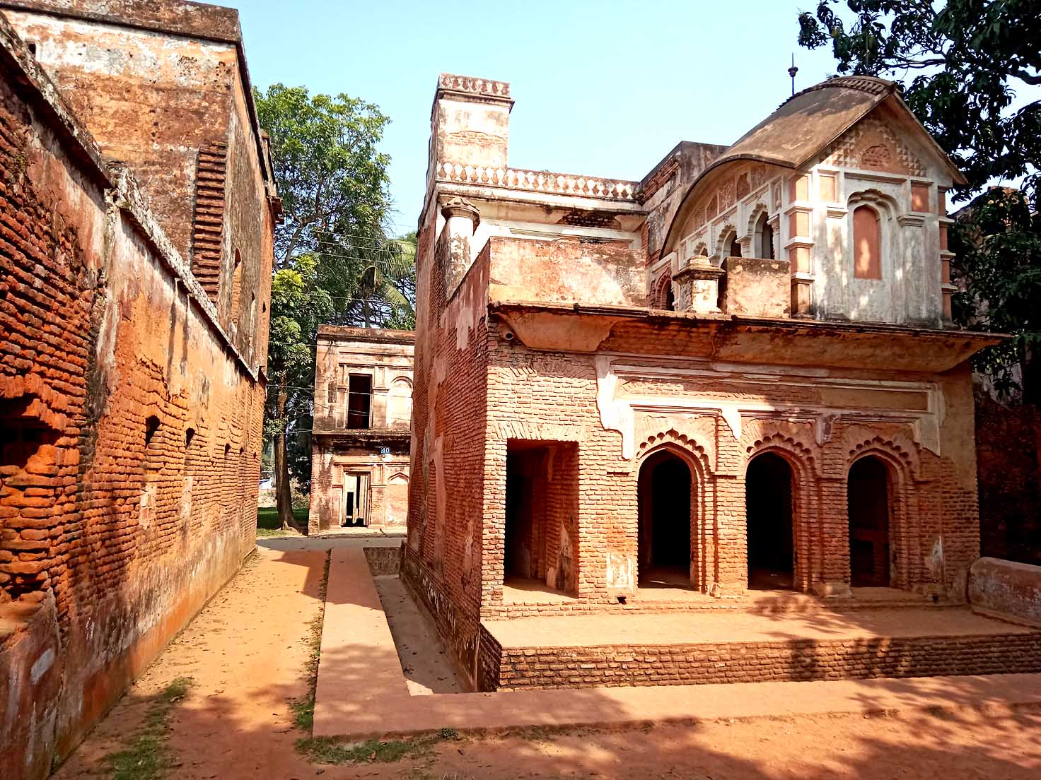 Travel Bangladesh as local